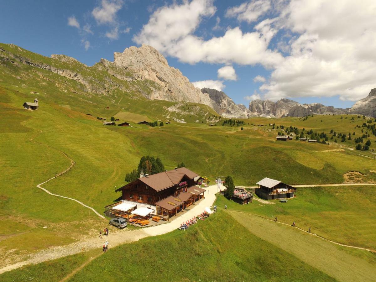 منزل الضيف Santa Cristina Val Gardena  في Rifugio Fermeda Hutte المظهر الخارجي الصورة